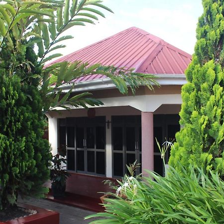 Montane Safaris Hotel Fort Portal Exterior foto