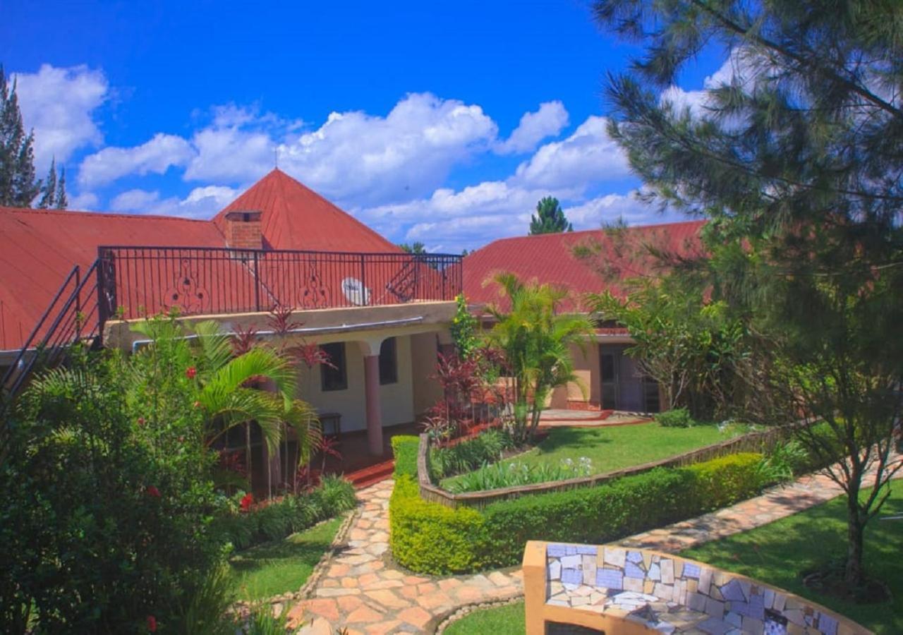 Montane Safaris Hotel Fort Portal Exterior foto