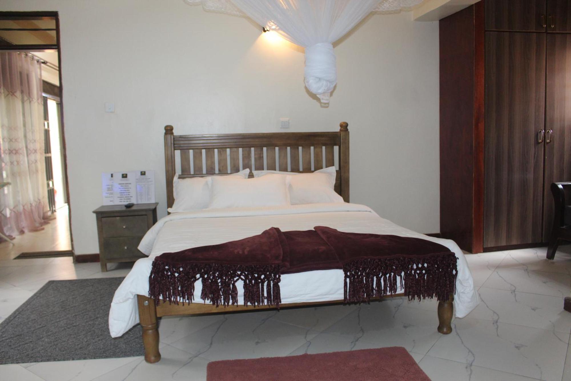 Montane Safaris Hotel Fort Portal Exterior foto