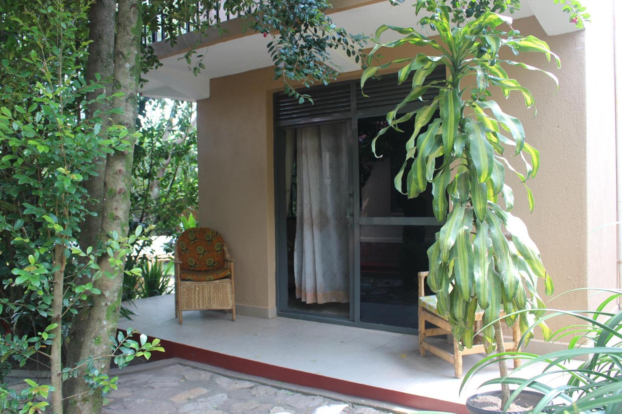Montane Safaris Hotel Fort Portal Exterior foto